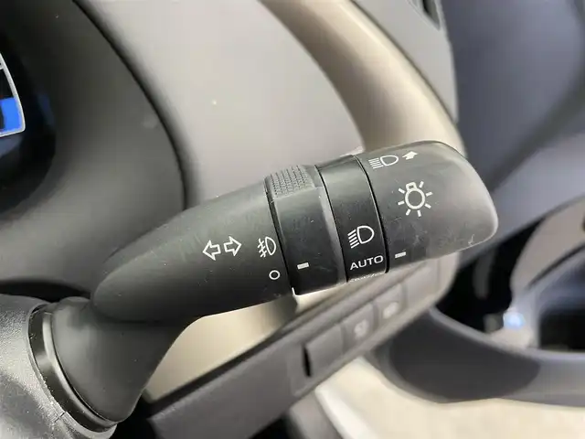 トヨタ アクア Z 富山県 2022(令4)年 4.3万km プラチナホワイトパールマイカ 純正10.5型ディスプレイオーディオ（AM/FM/BT/USB）/全方位カメラ/前後ドライブレコーダー/ETC/ブラインドスポットモニター/衝突被害軽減システム/レーダークルーズコントロール/レーンキープアシスト/コーナーセンサー/横滑り防止装置/アイドリングストップ/純正アルミホイール/オートLEDライト/オートマチックハイビーム/フォグライト/革巻きステアリング/ステアリングスイッチ/スマートキー/スペアキー