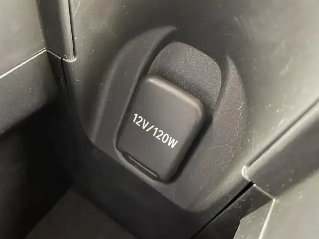 トヨタ アクア Z 富山県 2022(令4)年 4.3万km プラチナホワイトパールマイカ 純正10.5型ディスプレイオーディオ（AM/FM/BT/USB）/全方位カメラ/前後ドライブレコーダー/ETC/ブラインドスポットモニター/衝突被害軽減システム/レーダークルーズコントロール/レーンキープアシスト/コーナーセンサー/横滑り防止装置/アイドリングストップ/純正アルミホイール/オートLEDライト/オートマチックハイビーム/フォグライト/革巻きステアリング/ステアリングスイッチ/スマートキー/スペアキー