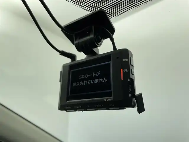 トヨタ アクア Z 富山県 2022(令4)年 4.3万km プラチナホワイトパールマイカ 純正10.5型ディスプレイオーディオ（AM/FM/BT/USB）/全方位カメラ/前後ドライブレコーダー/ETC/ブラインドスポットモニター/衝突被害軽減システム/レーダークルーズコントロール/レーンキープアシスト/コーナーセンサー/横滑り防止装置/アイドリングストップ/純正アルミホイール/オートLEDライト/オートマチックハイビーム/フォグライト/革巻きステアリング/ステアリングスイッチ/スマートキー/スペアキー