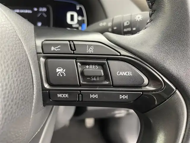 トヨタ アクア Z 富山県 2022(令4)年 4.3万km プラチナホワイトパールマイカ 純正10.5型ディスプレイオーディオ（AM/FM/BT/USB）/全方位カメラ/前後ドライブレコーダー/ETC/ブラインドスポットモニター/衝突被害軽減システム/レーダークルーズコントロール/レーンキープアシスト/コーナーセンサー/横滑り防止装置/アイドリングストップ/純正アルミホイール/オートLEDライト/オートマチックハイビーム/フォグライト/革巻きステアリング/ステアリングスイッチ/スマートキー/スペアキー