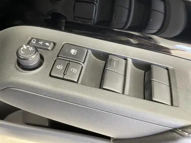 トヨタ アクア Z 富山県 2022(令4)年 4.3万km プラチナホワイトパールマイカ 純正10.5型ディスプレイオーディオ（AM/FM/BT/USB）/全方位カメラ/前後ドライブレコーダー/ETC/ブラインドスポットモニター/衝突被害軽減システム/レーダークルーズコントロール/レーンキープアシスト/コーナーセンサー/横滑り防止装置/アイドリングストップ/純正アルミホイール/オートLEDライト/オートマチックハイビーム/フォグライト/革巻きステアリング/ステアリングスイッチ/スマートキー/スペアキー