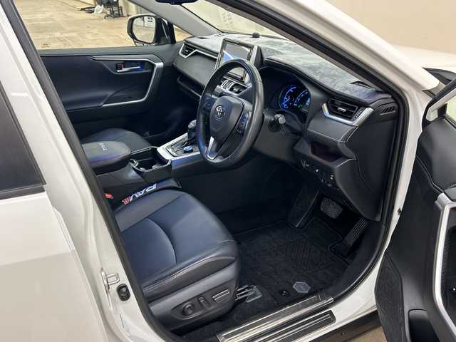 トヨタ ＲＡＶ４ ハイブリットG 道央・札幌 2020(令2)年 6.4万km ホワイトパールクリスタルシャイン 4WD//HDDナビ//フルセグテレビ//バックカメラ//クルーズコントロール//ドアバイザー//プッシュスタート//パワーバックドア//ETC//LEDヘッドライト//TRDエアロ