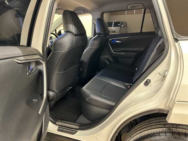 トヨタ ＲＡＶ４ ハイブリットG 道央・札幌 2020(令2)年 6.4万km ホワイトパールクリスタルシャイン 4WD//HDDナビ//フルセグテレビ//バックカメラ//クルーズコントロール//ドアバイザー//プッシュスタート//パワーバックドア//ETC//LEDヘッドライト//TRDエアロ