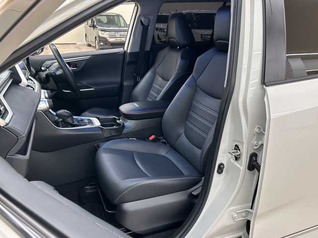 トヨタ ＲＡＶ４ ハイブリットG 道央・札幌 2020(令2)年 6.4万km ホワイトパールクリスタルシャイン 4WD//HDDナビ//フルセグテレビ//バックカメラ//クルーズコントロール//ドアバイザー//プッシュスタート//パワーバックドア//ETC//LEDヘッドライト//TRDエアロ