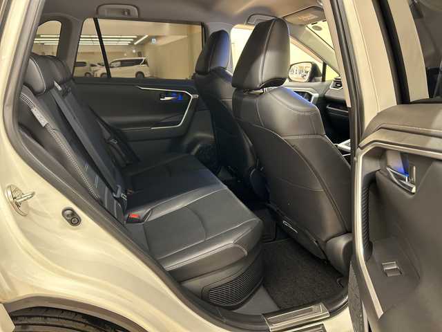 トヨタ ＲＡＶ４ ハイブリットG 道央・札幌 2020(令2)年 6.4万km ホワイトパールクリスタルシャイン 4WD//HDDナビ//フルセグテレビ//バックカメラ//クルーズコントロール//ドアバイザー//プッシュスタート//パワーバックドア//ETC//LEDヘッドライト//TRDエアロ