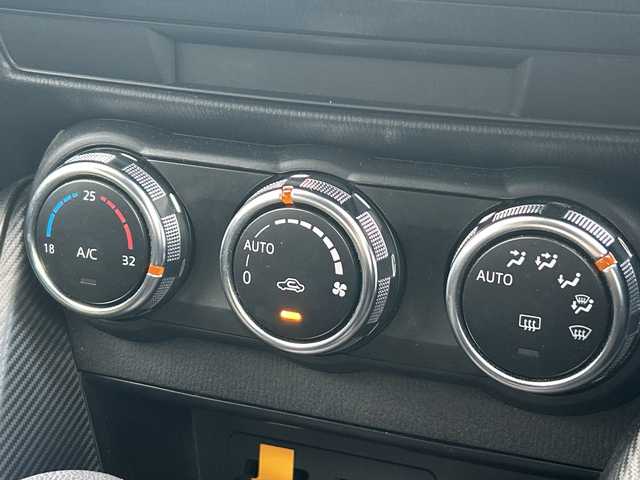 マツダ マツダ２ 15S スマートエディション 兵庫県 2021(令3)年 1.8万km ソウルレッドクリスタルM 登録時走行距離17631km/純正8インチマツダコネクトナビ/AppleCarPlay/AndroidAuto/360度ビューモニター/ブラインドスポット/リアクロストラフィックアラート/車線逸脱警報/前進時アドバンストスマートシティブレーキサポート/後退時スマートシティブレーキサポート/パーキングセンサー（フロント/リア）/ETC/ドライブレコーダー/アドバンスキーレスエントリーシステム/プッシュスタートボタン/シャークフィンアンテナ/6:4分割可倒式シート（リア）/プライバシーガラス/LEDヘッドランプ/オートライト/保証書/取説/スペアキー