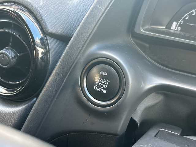 マツダ マツダ２ 15S スマートエディション 兵庫県 2021(令3)年 1.8万km ソウルレッドクリスタルM 登録時走行距離17631km/純正8インチマツダコネクトナビ/AppleCarPlay/AndroidAuto/360度ビューモニター/ブラインドスポット/リアクロストラフィックアラート/車線逸脱警報/前進時アドバンストスマートシティブレーキサポート/後退時スマートシティブレーキサポート/パーキングセンサー（フロント/リア）/ETC/ドライブレコーダー/アドバンスキーレスエントリーシステム/プッシュスタートボタン/シャークフィンアンテナ/6:4分割可倒式シート（リア）/プライバシーガラス/LEDヘッドランプ/オートライト/保証書/取説/スペアキー