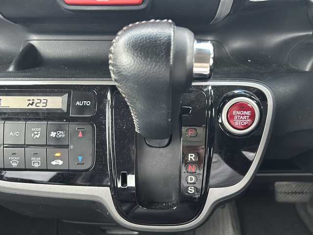 ホンダ Ｎ ＢＯＸ カスタム G ターボSSパッケージ 沖縄県 2013(平25)年 8.3万km プレミアムダイナミックブルーパール 純正オプションナビ/フルセグＴＶ/オーディオ（Ｂｌｕｅｔｏｏｔｈ、ＤＶＤ、ＣＤ）/バックカメラ/両側パワースライドドア/ＬＥＤヘッドライト/フォグライト/ウィンカーミラー/スマートキー/プッシュスタート
