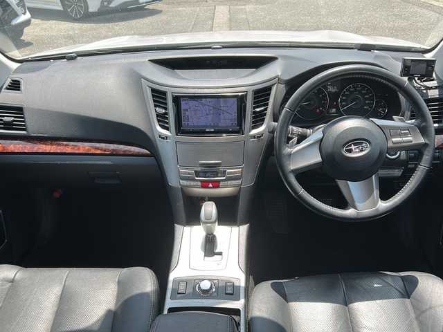 スバル レガシィ ツーリングワゴン 2．5iアイサイト 富山県 2011(平23)年 9.9万km サテンホワイトパール 4WD/レザーシート/スマートキー/社外メモリーナビ(AVIC-HRZ990)/DVD/MSV/フルセグTV/BT/ETC/アイサイト/レーンキープ/バックカメラ/パドルシフト/電格ウィンカーミラー/パワーシート(D/N)/シートヒーター(D/N)/HIDヘッドライト/フォグランプ/ステアリングスイッチ/電動Pブレーキ/革巻きステアリング/保証書・取説/社外AWスタッドレス車載
