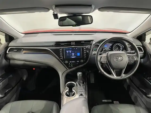 トヨタ カムリ G 愛知県 2017(平29)年 3.3万km エモーショナルレッド 純正８インチＴコネクトナビ　/（Bluetooth/フルセグTV/SD/FM/AM/USB/CD・DVD再生）/ブラインドスポットモニター　/トヨタセーフティセンス　/　　-プリクラッシュセーフティ/　　-レーダークルーズコントロール　/　　-レーンディパーチャーアラート/　　-オートマチックハイビーム/ビルトインＥＴＣ　/ドライブレコーダー　/バックカメラ　/D席パワーシート　/クリアランスソナー/ＬＥＤヘッドライト/LEDフォグランプ