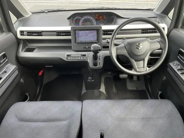 スズキ ワゴンＲ HYBRID FX 福岡県 2017(平29)年 8.3万km ブルーイッシュブラックパール3 (株)IDOMが運営する【じしゃロン八幡西店】の自社ローン専用車両になります。こちらは現金またはオートローンご利用時の価格です。自社ローンご希望の方は別途その旨お申付け下さい/純正SDナビ【CN-RZ73】/(Bluetooth/DVD/CD/SD/ipod/フルセグTV)/アイドリングストップ/横滑り防止機能/ETC/ベンチシート/D席シートヒーター/ヘッドライトレベライザー/スペアキー一本
