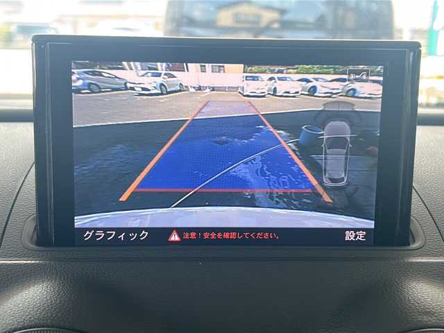 アウディ Ａ３ スポーツバック 1．4 TFSI 岐阜県 2014(平26)年 7.2万km パール 純正ナビ/FM/AM/TV（ワンセグ）/Bluetooth/前・後ドラレコ/バックカメラ/ビルトインETC/クルコン/パドルシフト/コーナーセンサー/純正マット/純正アルミ/革ステアリング/スマートキー
