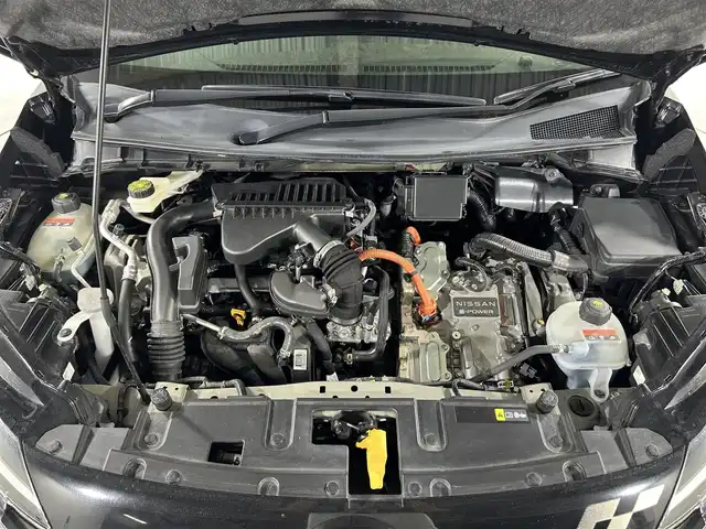 日産 オーラ ニスモ 佐賀県 2022(令4)年 1.3万km スーパーブラック 純正9インチナビ/フルセグTV/Bluetooth/Applecarplay/Androidauto/デジタルインナールームミラー/プロパイロット/全方位カメラ/レーダークルーズコントロール/レーンアシスト/ロードサインアシスト/オートライト/オートマチックハイビーム/クリアランスソナー/LEDヘッドライト/LEDフォグライト/ビルトインETC2.0/純正前方ドライブレコーダー/ステアリングヒーター/純正17インチアルミホイール/置くだけ充電/運転席・助手席シートヒーター/スペアキー