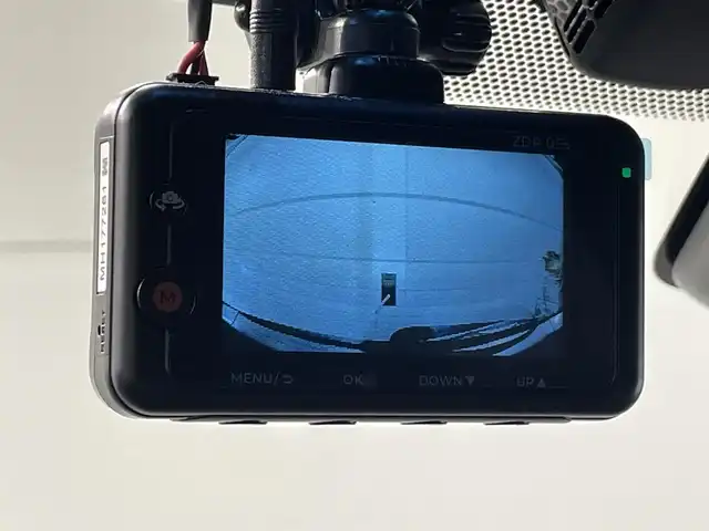 トヨタ ハリアー プレミアム スタイルノアール 愛知県 2020(令2)年 3.9万km ブラックマイカ 純正９インチナビ/サンルーフ/プリクラッシュセーフティ/レーダークルーズコントロール/レーンディパーチャーアラート/クリアランスソナー/パワーバックドア/電動パーキングブレーキ/ブレーキホールド/パワーシート/ハーフレザーシート/バックカメラ/前後ドライブレコーダー/ビルトインＥＴＣ/アクセサリーソケット/ISOFIX/LEDヘッドライト/純正フロアマット/純正18インチアルミホイール