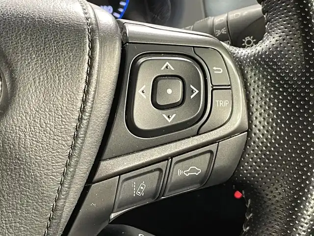 トヨタ ハリアー プレミアム スタイルノアール 愛知県 2020(令2)年 3.9万km ブラックマイカ 純正９インチナビ/サンルーフ/プリクラッシュセーフティ/レーダークルーズコントロール/レーンディパーチャーアラート/クリアランスソナー/パワーバックドア/電動パーキングブレーキ/ブレーキホールド/パワーシート/ハーフレザーシート/バックカメラ/前後ドライブレコーダー/ビルトインＥＴＣ/アクセサリーソケット/ISOFIX/LEDヘッドライト/純正フロアマット/純正18インチアルミホイール