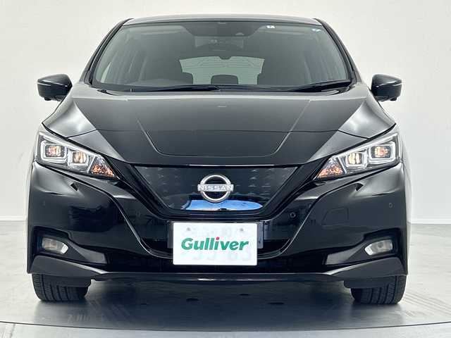 日産 リーフ X Vセレクション 福島県 2022(令4)年 1.9万km スーパーブラック /禁煙車//アラウンドビューモニター//プロパイロット//デジタルインナーミラー//ステアリングヒーター//シートヒーター//ＢＳＭ//クリアランスソナー//ニッサンコネクティッドナビ/ＨＤＭＩ・BT・USB・フルセグTV・スマホ連動//オートハイビーム//ドライブレコーダー//電動パーキングブレーキ//２．０ETC//純正LEDライト//純正17インチアルミ//フォグライト