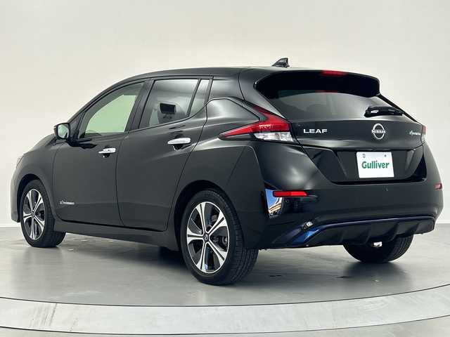 日産 リーフ X Vセレクション 福島県 2022(令4)年 1.9万km スーパーブラック /禁煙車//アラウンドビューモニター//プロパイロット//デジタルインナーミラー//ステアリングヒーター//シートヒーター//ＢＳＭ//クリアランスソナー//ニッサンコネクティッドナビ/ＨＤＭＩ・BT・USB・フルセグTV・スマホ連動//オートハイビーム//ドライブレコーダー//電動パーキングブレーキ//２．０ETC//純正LEDライト//純正17インチアルミ//フォグライト