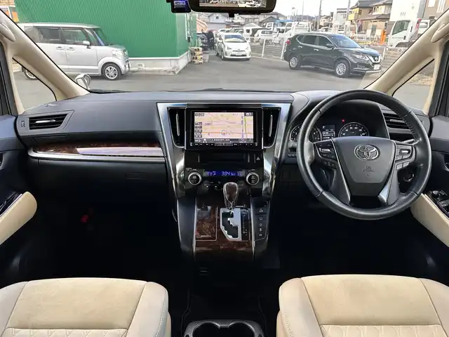 トヨタ アルファード X 宮城県 2018(平30)年 7.3万km ラグジュアリーホワイトパールクリスタルシャインガラスフレーク パワースライドドア（運転席側）/デジタルインナーミラー/ブラインドスポットモニター/スペアタイヤ/＝＝＝/セーフティセンス/・プリクラッシュセーフティ/・レーントレーシングアシスト/・オートマチックハイビーム/・レーダークルーズコントロール（全車速追従機能付）/・ロードサインアシスト/インテリジェントクリアランスソナー/アルパイン10.1インチフリップダウンモニター（RSH10S-L）/アルパイン9インチナビ（X9Z）/・CD/DVD/・Bluetooth/・フルセグTV/バックカメラ/ビルトインETC/ドライブレコーダー/パワースライドドア/革巻きステアリング/ステアリングスイッチ/電動パーキングブレーキ/ブレーキホールド/2眼LEDヘッドランプ/フォグランプ/オートライト/スマートキー＆プッシュスタート/電動格納ミラー/純正17インチAW/純正フロアマット/W/サイド/カーテンエアバッグ