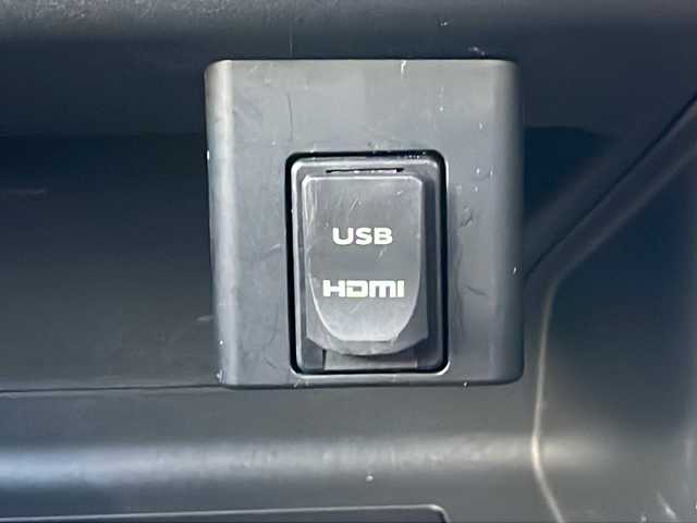 ダイハツ ウェイク 茨城県 2015(平27)年 7.8万km グレー 純正ナビ【NSZN-W65DBWAKE】/　　　(BT/フルセグ/CD/DVD)/バックカメラ/両側パワースライドドア/レーンキープアシスト/横滑り防止装置/LEDオートライト/純正15インチアルミホイール/純正フロアマット/プッシュスタート/ETC