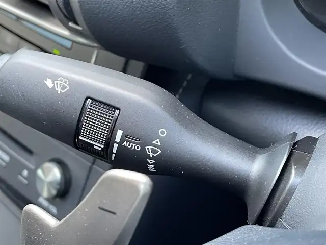 レクサス ＩＳ 300h Fスポーツ 佐賀県 2015(平27)年 12.5万km スターライトブラックガラスフレーク プリクラッシュセーフティ/レーダークルーズコントロール/純正ナビ/・バックカメラ/・フルセグTV/BT/CD/DVD/純正18インチAW/ハーフレザーシート/前席シートヒーター/前席パワーシート/LEDヘッドライト/オートライト/ETC/前後ドラレコ(DRV-MR450)/プッシュスタート/スペアキー×1/保証書/取扱説明書