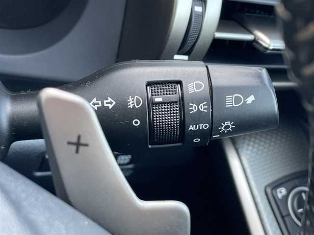 レクサス ＩＳ 300h Fスポーツ 佐賀県 2015(平27)年 12.5万km スターライトブラックガラスフレーク プリクラッシュセーフティ/レーダークルーズコントロール/純正ナビ/・バックカメラ/・フルセグTV/BT/CD/DVD/純正18インチAW/ハーフレザーシート/前席シートヒーター/前席パワーシート/LEDヘッドライト/オートライト/ETC/前後ドラレコ(DRV-MR450)/プッシュスタート/スペアキー×1/保証書/取扱説明書