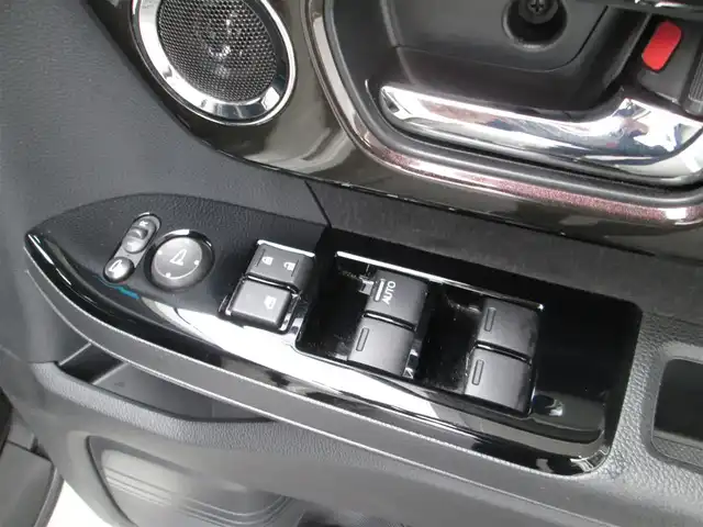 ホンダ Ｎ ＢＯＸ 千葉県 2018(平30)年 7.9万km プレミアムホワイトパールⅡ ワンオーナー/純正ナビ、フルセグTV/バックカメラ/純正オーディオ【DVD/CD/BT/SD/USB】/両側パワースライドドア/LEDヘッドライト&LEDフォグランプ/アダプティブクルーズコントロール/レーンキープアシスト/パドルシフト付き革巻きステアリング/ナビ連動ステアリングスイッチ/ハーフレザーシート/純正前方ドライブレコーダー/ビルトインETC、スペアキー/取扱説明書/ナビ取扱説明書/新車時保証書/ホンダ整備記録簿(H31/R2/4/6)