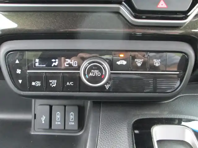 ホンダ Ｎ ＢＯＸ 千葉県 2018(平30)年 7.9万km プレミアムホワイトパールⅡ ワンオーナー/純正ナビ、フルセグTV/バックカメラ/純正オーディオ【DVD/CD/BT/SD/USB】/両側パワースライドドア/LEDヘッドライト&LEDフォグランプ/アダプティブクルーズコントロール/レーンキープアシスト/パドルシフト付き革巻きステアリング/ナビ連動ステアリングスイッチ/ハーフレザーシート/純正前方ドライブレコーダー/ビルトインETC、スペアキー/取扱説明書/ナビ取扱説明書/新車時保証書/ホンダ整備記録簿(H31/R2/4/6)