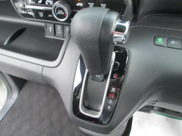 ホンダ Ｎ ＢＯＸ 千葉県 2018(平30)年 7.9万km プレミアムホワイトパールⅡ ワンオーナー/純正ナビ、フルセグTV/バックカメラ/純正オーディオ【DVD/CD/BT/SD/USB】/両側パワースライドドア/LEDヘッドライト&LEDフォグランプ/アダプティブクルーズコントロール/レーンキープアシスト/パドルシフト付き革巻きステアリング/ナビ連動ステアリングスイッチ/ハーフレザーシート/純正前方ドライブレコーダー/ビルトインETC、スペアキー/取扱説明書/ナビ取扱説明書/新車時保証書/ホンダ整備記録簿(H31/R2/4/6)