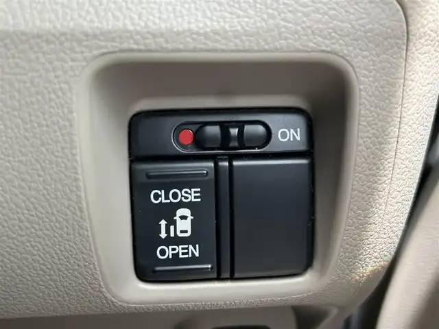 ホンダ Ｎ ＢＯＸ G Lパッケージ 兵庫県 2012(平24)年 10.6万km プレミアムホワイトパール 純正ディーラーナビ/（CD/DVD/SD）/バックカメラ/片側パワースライド/ETC/ヘッドライトレベライザー/横滑り防止機能/フロアマット/ドアバイザー/スマートキー/スペアキー