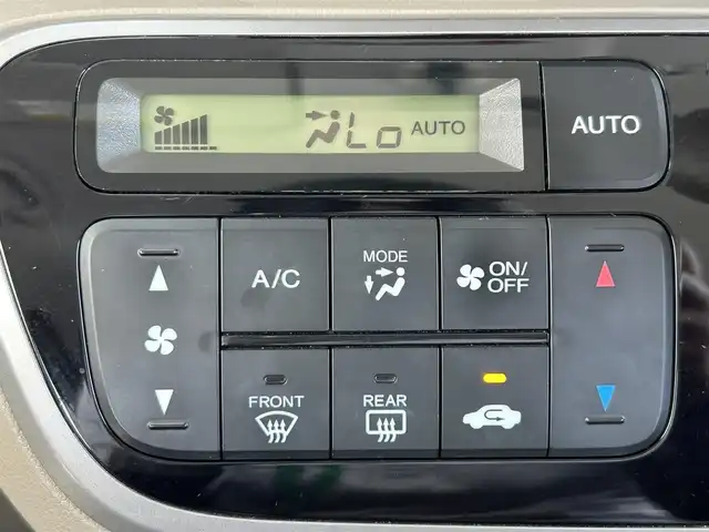 ホンダ Ｎ ＢＯＸ G Lパッケージ 兵庫県 2012(平24)年 10.6万km プレミアムホワイトパール 純正ディーラーナビ/（CD/DVD/SD）/バックカメラ/片側パワースライド/ETC/ヘッドライトレベライザー/横滑り防止機能/フロアマット/ドアバイザー/スマートキー/スペアキー