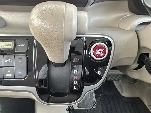 ホンダ Ｎ ＢＯＸ G Lパッケージ 兵庫県 2012(平24)年 10.6万km プレミアムホワイトパール 純正ディーラーナビ/（CD/DVD/SD）/バックカメラ/片側パワースライド/ETC/ヘッドライトレベライザー/横滑り防止機能/フロアマット/ドアバイザー/スマートキー/スペアキー