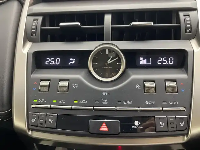 レクサス ＮＸ 300 バージョンL 群馬県 2018(平30)年 8万km ソニッククォーツ 純正１０．３型ナビ　全周囲カメラ　ビルトインＥＴＣ２．０　ドラレコ　黒レザーシート　シートヒーター　エアシート　パワーシート　電動リアゲート　パドルシフト　ダプティブクルーズコントロール　ＢＳＭ　禁煙
