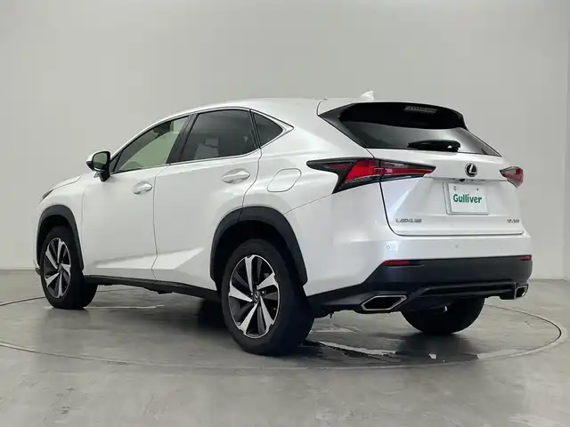 レクサス ＮＸ 300 バージョンL 群馬県 2018(平30)年 8万km ソニッククォーツ 純正１０．３型ナビ　全周囲カメラ　ビルトインＥＴＣ２．０　ドラレコ　黒レザーシート　シートヒーター　エアシート　パワーシート　電動リアゲート　パドルシフト　ダプティブクルーズコントロール　ＢＳＭ　禁煙