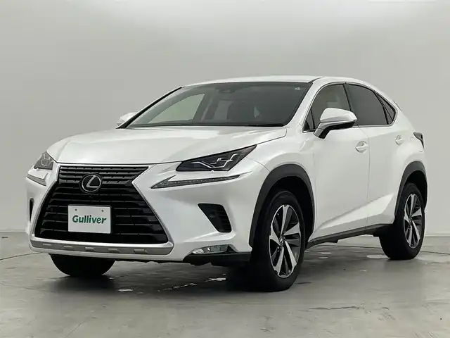 レクサス ＮＸ 300 バージョンL 群馬県 2018(平30)年 8万km ソニッククォーツ パノラミックビューモニター/ブラインドスポットモニター/リヤクロストラフィックアラート/＝＝＝＝＝/純正10.3インチナビ/・AM/FM/CD/DVD/SD/Bluetooth/フルセグTV/・AUX/USB/Miracast/Lexus Safety System＋/・プリクラッシュセーフティシステム(歩行者検知機能付衝突回避支援タイプ)/・レーンディパーチャーアラート(ステアリング制御機能付)/・アダプティブハイビームシステム/・レーダークルーズコントロール(全車速追従機能付)/三眼フルLEDヘッドランプ/本革シート/前席パワーシート/シートヒーター/シートベンチレーション/運転席ポジションメモリー/2列目左右シートヒーター/2列目電動格納シート/ステアリングヒーター/パワーバックドア/純正ビルトインETC2.0/ドライブレコーダー