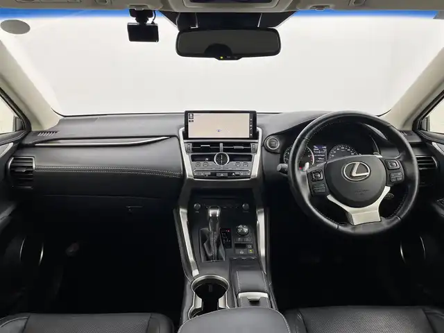 レクサス ＮＸ 300 バージョンL 群馬県 2018(平30)年 8万km ソニッククォーツ パノラミックビューモニター/ブラインドスポットモニター/リヤクロストラフィックアラート/＝＝＝＝＝/純正10.3インチナビ/・AM/FM/CD/DVD/SD/Bluetooth/フルセグTV/・AUX/USB/Miracast/Lexus Safety System＋/・プリクラッシュセーフティシステム(歩行者検知機能付衝突回避支援タイプ)/・レーンディパーチャーアラート(ステアリング制御機能付)/・アダプティブハイビームシステム/・レーダークルーズコントロール(全車速追従機能付)/三眼フルLEDヘッドランプ/本革シート/前席パワーシート/シートヒーター/シートベンチレーション/運転席ポジションメモリー/2列目左右シートヒーター/2列目電動格納シート/ステアリングヒーター/パワーバックドア/純正ビルトインETC2.0/ドライブレコーダー