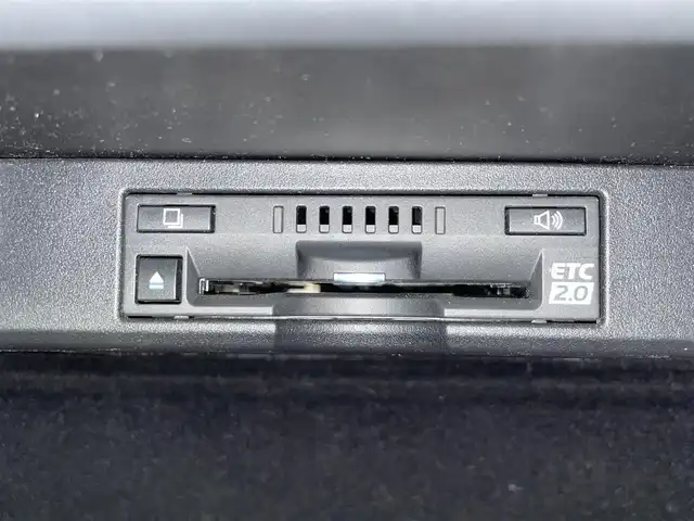 レクサス ＮＸ 300 バージョンL 群馬県 2018(平30)年 8万km ソニッククォーツ パノラミックビューモニター/ブラインドスポットモニター/リヤクロストラフィックアラート/＝＝＝＝＝/純正10.3インチナビ/・AM/FM/CD/DVD/SD/Bluetooth/フルセグTV/・AUX/USB/Miracast/Lexus Safety System＋/・プリクラッシュセーフティシステム(歩行者検知機能付衝突回避支援タイプ)/・レーンディパーチャーアラート(ステアリング制御機能付)/・アダプティブハイビームシステム/・レーダークルーズコントロール(全車速追従機能付)/三眼フルLEDヘッドランプ/本革シート/前席パワーシート/シートヒーター/シートベンチレーション/運転席ポジションメモリー/2列目左右シートヒーター/2列目電動格納シート/ステアリングヒーター/パワーバックドア/純正ビルトインETC2.0/ドライブレコーダー