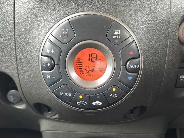 日産 キューブ 15X Vセレクション 静岡県 2016(平28)年 7.4万km ブリリアントホワイトパール 純正ナビ/・フルセグTV/・CD/Bluetooth/ラジオ/主要装備/・プッシュスタート/・スマートキー/・HIDヘッドライト/・アイドリングストップ