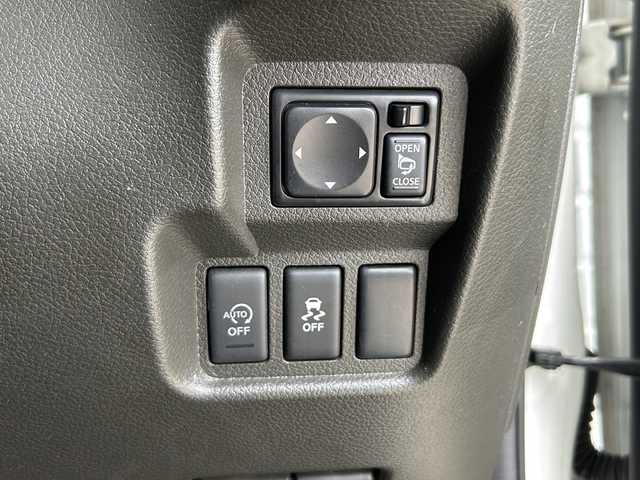 日産 キューブ 15X Vセレクション 静岡県 2016(平28)年 7.4万km ブリリアントホワイトパール 純正ナビ/・フルセグTV/・CD/Bluetooth/ラジオ/主要装備/・プッシュスタート/・スマートキー/・HIDヘッドライト/・アイドリングストップ