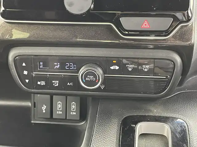 ホンダ Ｎ ＢＯＸ カスタム G L ターボ ホンダセンシング 大分県 2018(平30)年 10.8万km プレミアムホワイトパールⅡ ワンオーナー/ターボ車/ホンダセンシング搭載/・衝突軽減ブレーキ（CMBS）/・誤発進抑制機能/・後方誤発進抑制機能/・歩行者事故低減ステアリング/・路外逸脱抑制機能/・ACC（アダプティブクルーズコントロール）/・LKAS（車線維持支援システム）/・オートハイビーム/・先行車発進お知らせ機能/・標識認識機能/純正CDオーディオ　型式：WX-171CP/【ワンセグTV、HDMI、BT対応、USB】/ステアリングスイッチ/バックカメラ/両側電動スライドドア/ビルトインETC/社外ドライブレコーダー（前後）/ハーフレザーシート/パドルシフト/アイドリングストップ/横滑り防止装置/電動格納ミラー/純正フロアマット/オートライト/LEDヘッドライト/LEDフォグ/純正15インチアルミホイール/保証書、取説、スペアキー有り
