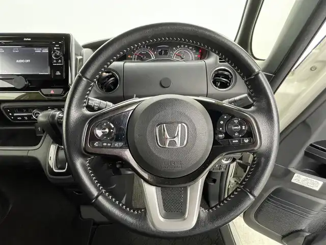 ホンダ Ｎ ＢＯＸ カスタム G L ターボ ホンダセンシング 大分県 2018(平30)年 10.8万km プレミアムホワイトパールⅡ ワンオーナー/ターボ車/ホンダセンシング搭載/・衝突軽減ブレーキ（CMBS）/・誤発進抑制機能/・後方誤発進抑制機能/・歩行者事故低減ステアリング/・路外逸脱抑制機能/・ACC（アダプティブクルーズコントロール）/・LKAS（車線維持支援システム）/・オートハイビーム/・先行車発進お知らせ機能/・標識認識機能/純正CDオーディオ　型式：WX-171CP/【ワンセグTV、HDMI、BT対応、USB】/ステアリングスイッチ/バックカメラ/両側電動スライドドア/ビルトインETC/社外ドライブレコーダー（前後）/ハーフレザーシート/パドルシフト/アイドリングストップ/横滑り防止装置/電動格納ミラー/純正フロアマット/オートライト/LEDヘッドライト/LEDフォグ/純正15インチアルミホイール/保証書、取説、スペアキー有り