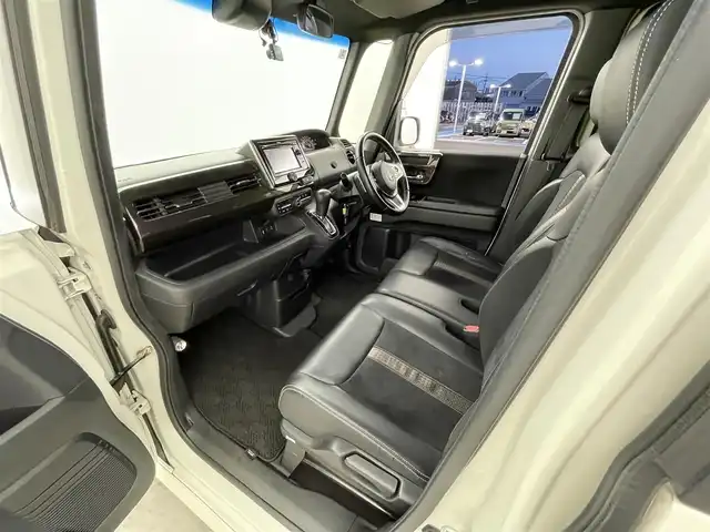 ホンダ Ｎ ＢＯＸ カスタム G L ターボ ホンダセンシング 大分県 2018(平30)年 10.8万km プレミアムホワイトパールⅡ ワンオーナー/ターボ車/ホンダセンシング搭載/・衝突軽減ブレーキ（CMBS）/・誤発進抑制機能/・後方誤発進抑制機能/・歩行者事故低減ステアリング/・路外逸脱抑制機能/・ACC（アダプティブクルーズコントロール）/・LKAS（車線維持支援システム）/・オートハイビーム/・先行車発進お知らせ機能/・標識認識機能/純正CDオーディオ　型式：WX-171CP/【ワンセグTV、HDMI、BT対応、USB】/ステアリングスイッチ/バックカメラ/両側電動スライドドア/ビルトインETC/社外ドライブレコーダー（前後）/ハーフレザーシート/パドルシフト/アイドリングストップ/横滑り防止装置/電動格納ミラー/純正フロアマット/オートライト/LEDヘッドライト/LEDフォグ/純正15インチアルミホイール/保証書、取説、スペアキー有り