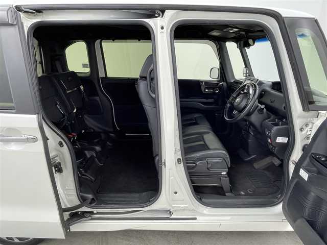 ホンダ Ｎ ＢＯＸ カスタム G L ターボ ホンダセンシング 千葉県 2018(平30)年 10.8万km プレミアムホワイトパールⅡ 【(株)IDOMが運営する【じしゃロン八千代店】の自社ローン対象車両になります。こちらは現金ご利用時の価格です。自社ローンご希望の方は別途その旨お申付け下さい。】/ワンオーナー/ターボ車/ホンダセンシング搭載/・衝突軽減ブレーキ（CMBS）/・誤発進抑制機能/・後方誤発進抑制機能/・歩行者事故低減ステアリング/・路外逸脱抑制機能/・ACC（アダプティブクルーズコントロール）/・LKAS（車線維持支援システム）/・オートハイビーム/・先行車発進お知らせ機能/・標識認識機能/純正CDオーディオ　型式：WX-171CP/【ワンセグTV、HDMI、BT対応、USB】/ステアリングスイッチ/バックカメラ/両側電動スライドドア/ビルトインETC/社外ドライブレコーダー（前後）/ハーフレザーシート/パドルシフト/アイドリングストップ/横滑り防止装置/電動格納ミラー/純正フロアマット/オートライト/LEDヘッドライト/LEDフォグ/純正15インチアルミホイール/保証書、取説、スペアキー有り