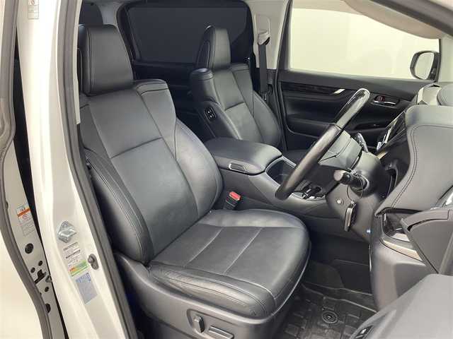 トヨタ アルファード S Cパッケージ 埼玉県 2019(平31)年 5.3万km ホワイトパールクリスタルシャイン サンルーフ　ＡＬＰＩＮＥ１１インチナビ　ＡＬＰＩＮＥフリップダウンモニター　ＥＴＣ　社外エアロ　三眼ＬＥＤヘッドライト　ＨＤＭＩ　デジタルインナーミラー　ＢＳＭ　シートヒーター　ベンチレーション　ＴＶ