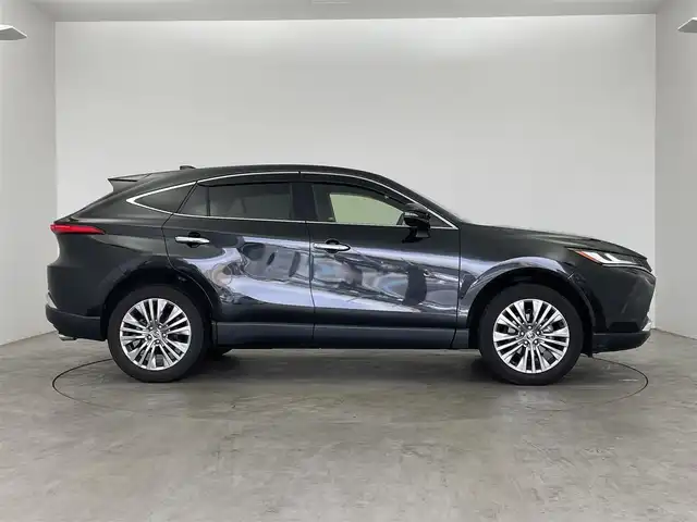 トヨタ ハリアー Z 埼玉県 2020(令2)年 5.2万km プレシャスブラックパール メーカーナビ　パノラミックビューモニター　ＢＳＭ　ＨＵＤ　ビルトインＥＴＣ２．０　ＪＢＬサウンド　セーフティセンス　レーダークルーズコントロール　前後ドラレコ　デジタルインナーミラー　純正アルミ　ＴＶ