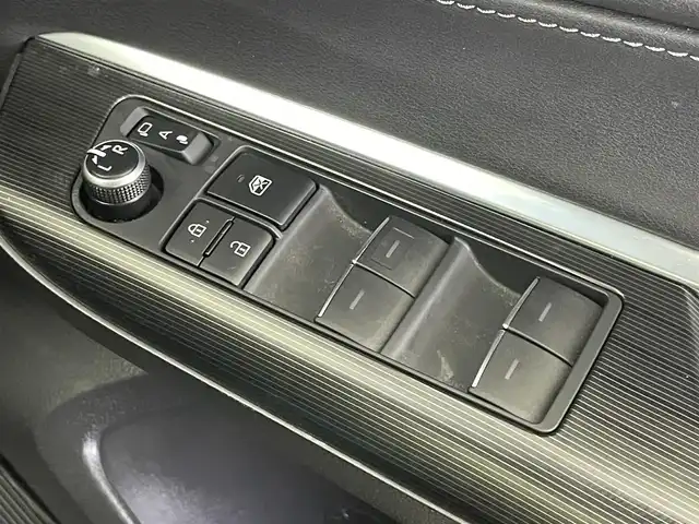 トヨタ ハリアー Z 埼玉県 2020(令2)年 5.2万km プレシャスブラックパール メーカーナビ　パノラミックビューモニター　ＢＳＭ　ＨＵＤ　ビルトインＥＴＣ２．０　ＪＢＬサウンド　セーフティセンス　レーダークルーズコントロール　前後ドラレコ　デジタルインナーミラー　純正アルミ　ＴＶ