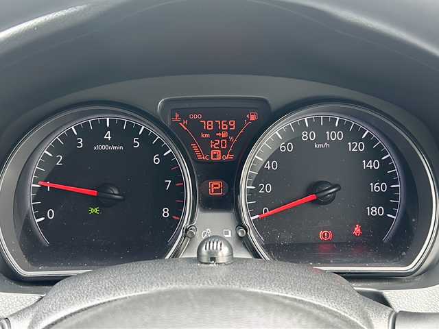 日産 ノート X 石川県 2019(平31)年 7.9万km ダークメタルグレー ワンオーナー/エマージェンシーブレーキ/・前後ソナーセンサー/・車線逸脱警報/・踏み間違い衝突防止アシスト/・アイドリングストップ/純正メモリナビゲーション/【CD・DVD・Bluetooth・フルセグTV】/型番：MJ118D-W/前後ドライブレコーダー/ETC/レーンキープアシスト/電格ミラー/・ウインカーミラー/スマートキー/・プッシュスタート/・スペアキー/オートライト/純正フロアマット/純正ドアバイザー/純正鉄ホイール装着冬タイヤ車載/取扱説明書/新車時保証書