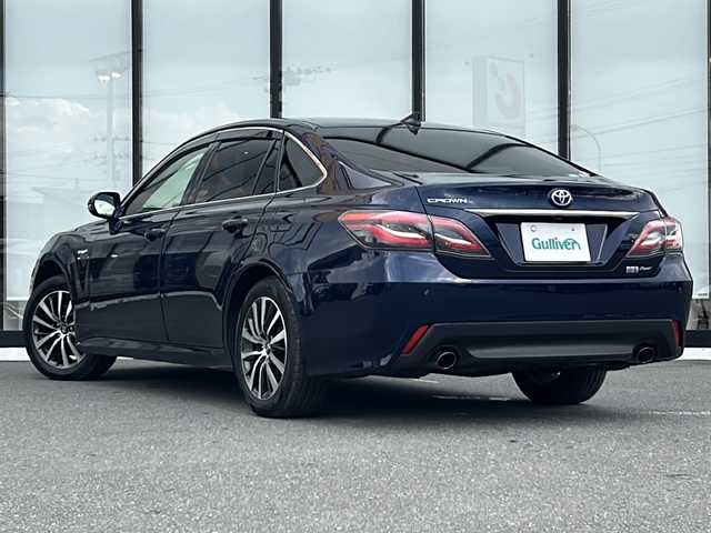 トヨタ クラウン ハイブリッド S Cパッケージ Four 山形県 2019(令1)年 5.7万km ダークブルーマイカ 禁煙車/4WD/トヨタセーフティセンス/レーンディパーチャーアラート/レーダークルーズコントロール/衝突被害軽減ブレーキ/ブラインドスポットモニター/バックカメラ/純正ナビ/（Bluetooth/AM/FM/フルセグ/USB）/ステアリングスイッチ/パドルシフト/前席パワーシート/ヘッドアップディスプレイ/黒革レザーシート/前席パワーシート/前席シートヒーター・エアシート/スマートキー×２/保証書/取扱説明書/記録簿/純正17インチアルミホイール/オートLEDライト/フォグランプ/ドアバイザー