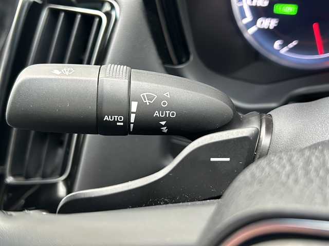 トヨタ クラウン ハイブリッド S Cパッケージ Four 山形県 2019(令1)年 5.7万km ダークブルーマイカ 禁煙車/4WD/トヨタセーフティセンス/レーンディパーチャーアラート/レーダークルーズコントロール/衝突被害軽減ブレーキ/ブラインドスポットモニター/バックカメラ/純正ナビ/（Bluetooth/AM/FM/フルセグ/USB）/ステアリングスイッチ/パドルシフト/前席パワーシート/ヘッドアップディスプレイ/黒革レザーシート/前席パワーシート/前席シートヒーター・エアシート/スマートキー×２/保証書/取扱説明書/記録簿/純正17インチアルミホイール/オートLEDライト/フォグランプ/ドアバイザー