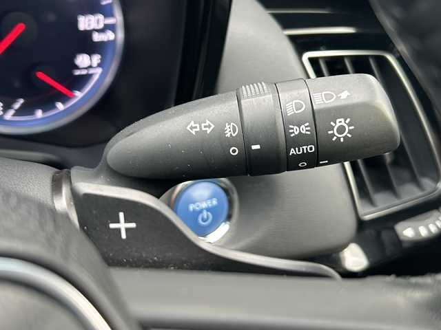 トヨタ クラウン ハイブリッド S Cパッケージ Four 山形県 2019(令1)年 5.7万km ダークブルーマイカ 禁煙車/4WD/トヨタセーフティセンス/レーンディパーチャーアラート/レーダークルーズコントロール/衝突被害軽減ブレーキ/ブラインドスポットモニター/バックカメラ/純正ナビ/（Bluetooth/AM/FM/フルセグ/USB）/ステアリングスイッチ/パドルシフト/前席パワーシート/ヘッドアップディスプレイ/黒革レザーシート/前席パワーシート/前席シートヒーター・エアシート/スマートキー×２/保証書/取扱説明書/記録簿/純正17インチアルミホイール/オートLEDライト/フォグランプ/ドアバイザー