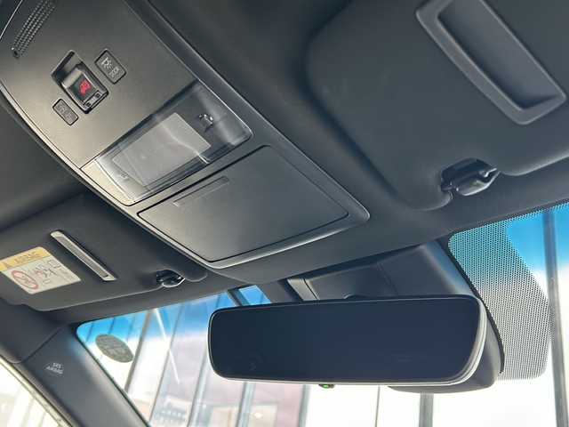 トヨタ クラウン ハイブリッド S Cパッケージ Four 山形県 2019(令1)年 5.7万km ダークブルーマイカ 禁煙車/4WD/トヨタセーフティセンス/レーンディパーチャーアラート/レーダークルーズコントロール/衝突被害軽減ブレーキ/ブラインドスポットモニター/バックカメラ/純正ナビ/（Bluetooth/AM/FM/フルセグ/USB）/ステアリングスイッチ/パドルシフト/前席パワーシート/ヘッドアップディスプレイ/黒革レザーシート/前席パワーシート/前席シートヒーター・エアシート/スマートキー×２/保証書/取扱説明書/記録簿/純正17インチアルミホイール/オートLEDライト/フォグランプ/ドアバイザー